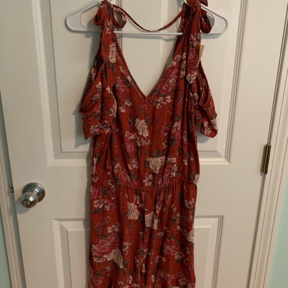 NWT AE Floral Cold Shoulder Romper - Picture 3 of 8